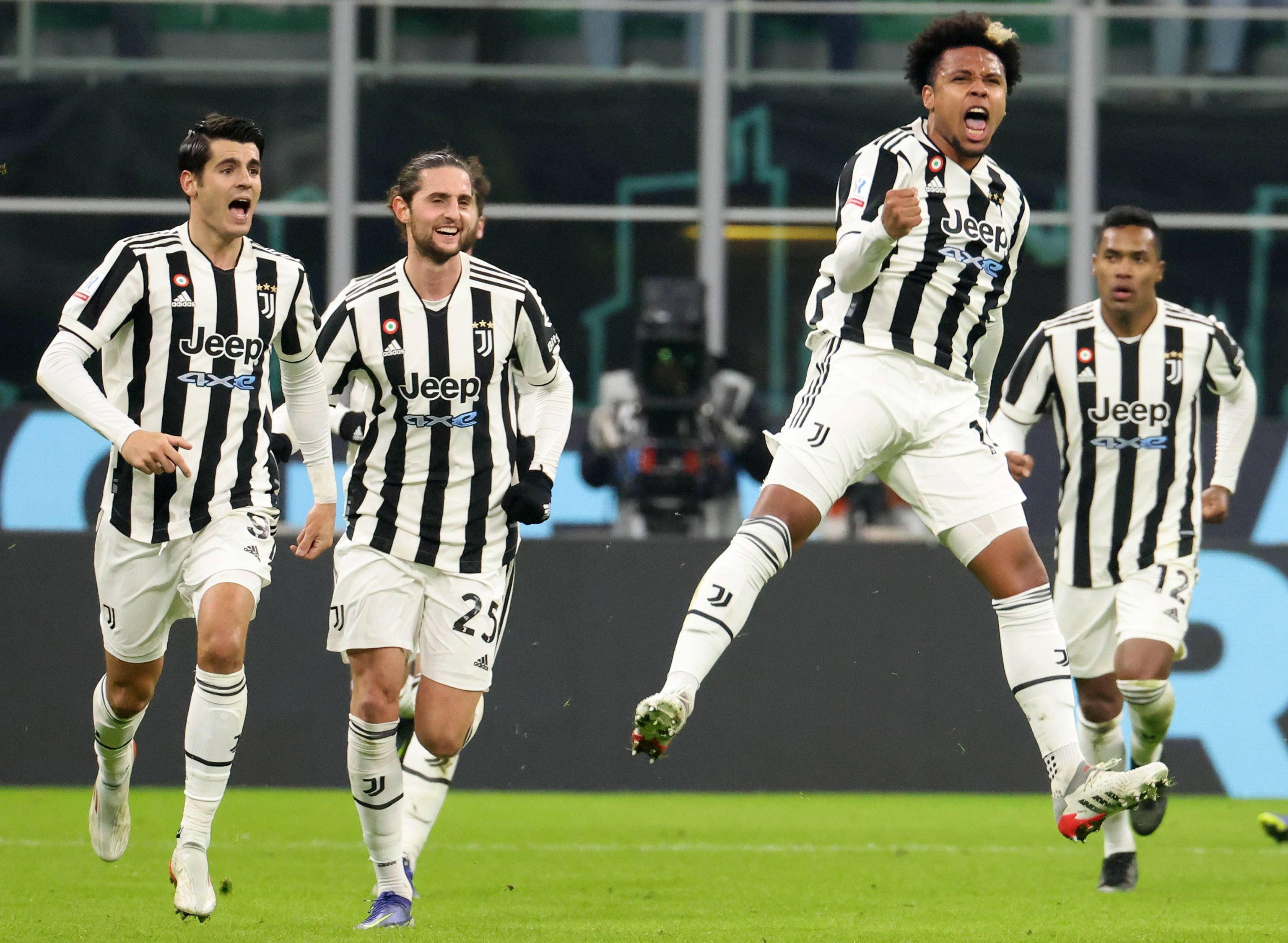 澳超半场：德利安诺夫两送失误，麦克阿瑟暂2-1喷气机（半场战报：德利安诺夫两度失误，麦克阿瑟暂以2-1领先喷气机）