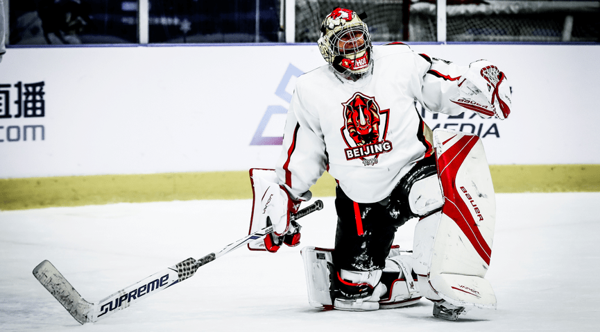 足坛年终大战淘汰赛实时赛况：梅西领先内马尔超600票，亚马尔落后对手（足坛年度收官淘汰赛即时战报：梅西领先内马尔逾600票，亚马尔暂处下风）