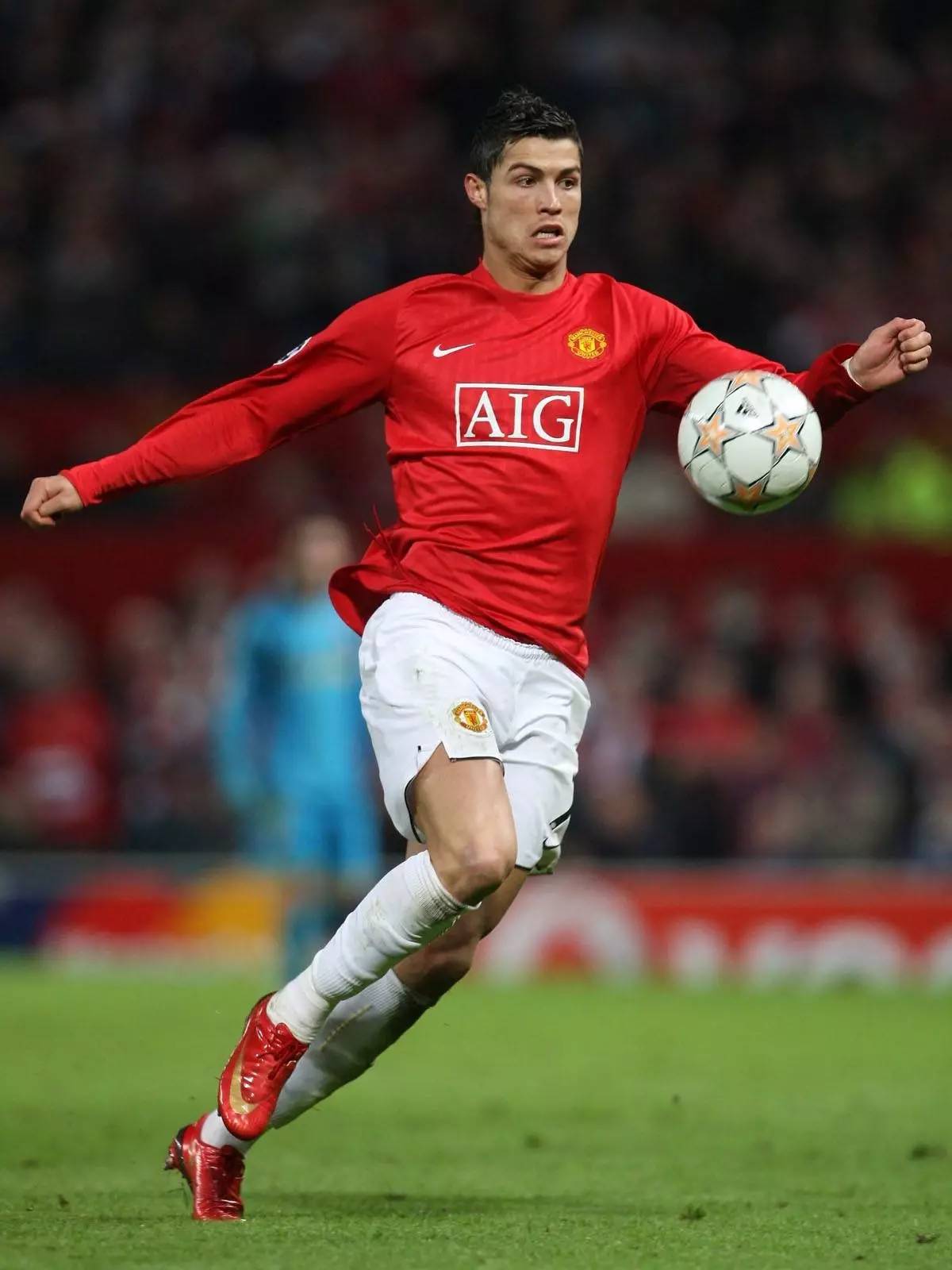 德转统计五大联赛最年长戴帽前10：莱万第8，C罗两度上榜